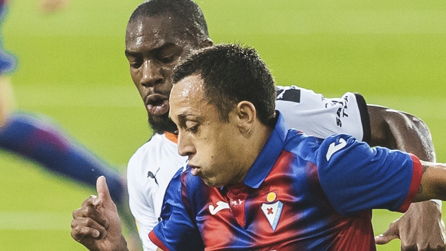 Eibar derribó a Valencia con destacada actuación de Fabián Orellana