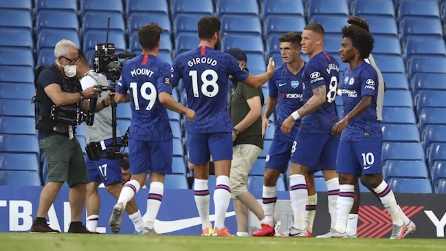 Chelsea derribó al City y permitió que Liverpool consiguiera un histórico título en la Premier