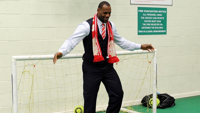 LeBron James celebró un nuevo título de Liverpool como copropietario del club