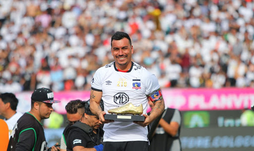 Esteban Paredes: “Para mí está cerrado, soy el goleador histórico”