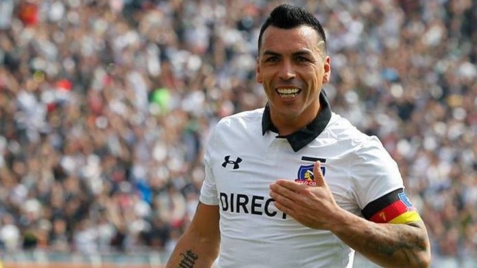 Un hincha de Colo Colo intentó resolver en tribunales el debate goleador de Esteban Paredes