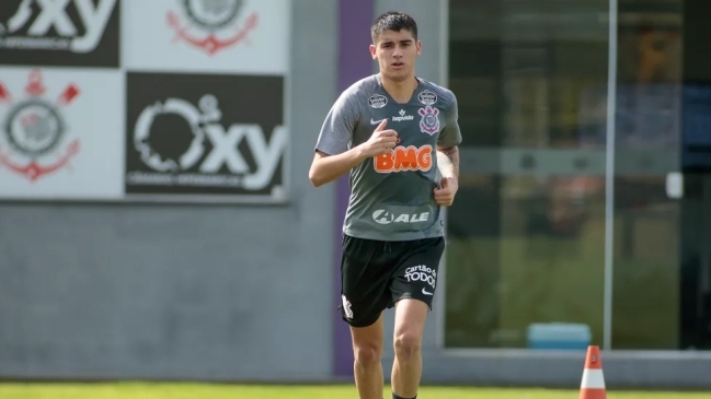 Angelo Araos participó en prácticas de Corinthians entre rumores sobre su contagio de coronavirus