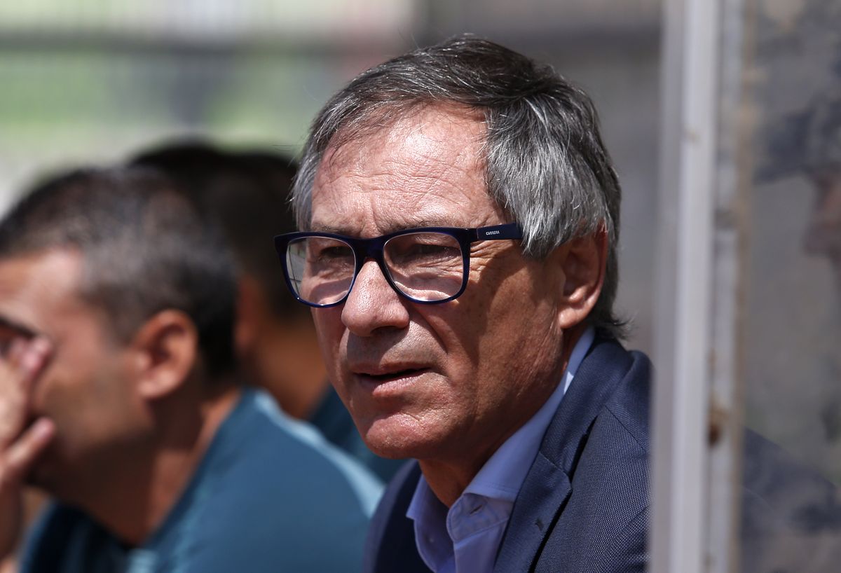 Ariel Holan por Zampedri: No hay ningún futbolista con posibilidad de emigrar