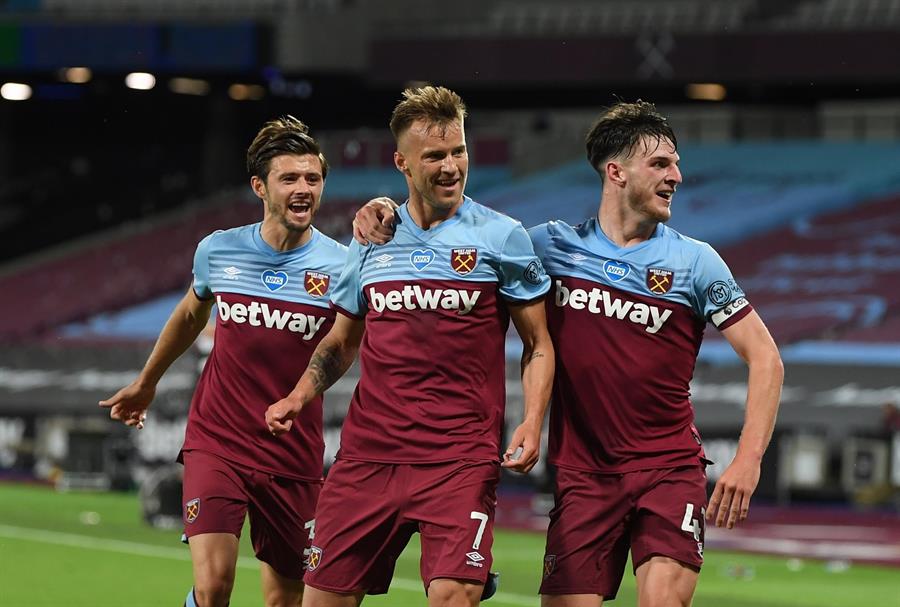 West Ham United frenó a Chelsea y salió de puestos de descensos en Inglaterra