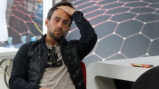 Jorge Valdivia criticó el manejo de Blanco y Negro en conflicto con Umbro: “Deben negociar diferente”