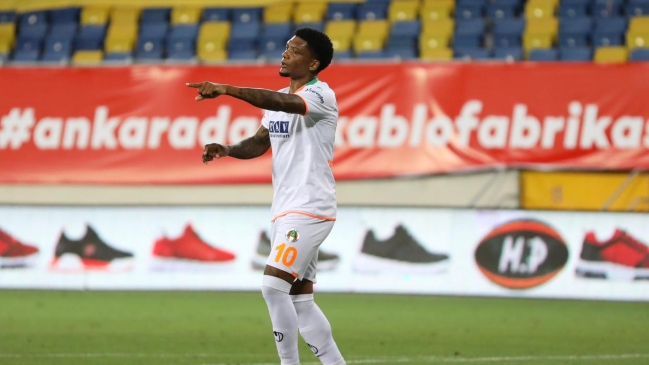 Junior Fernandes marcó en goleada de Alanyaspor