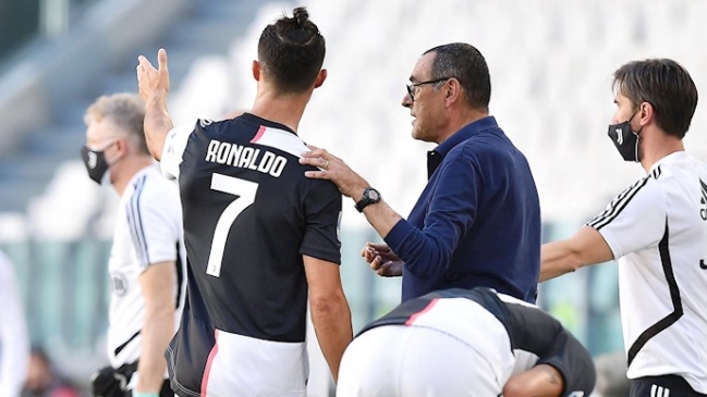 El polémico gesto de Cristiano Ronaldo hacia su DT Maurizio Sarri en el duelo ante Torino