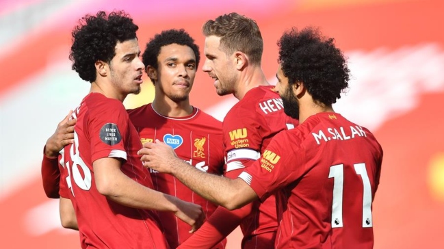 Liverpool volvió a los triunfos a costa del complicado Aston Villa