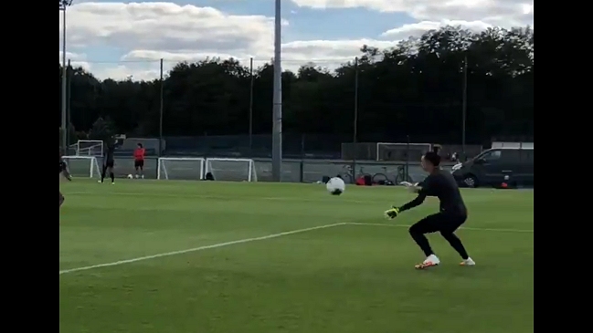 París Saint-Germain exhibió grandes atajadas de Christiane Endler en la práctica