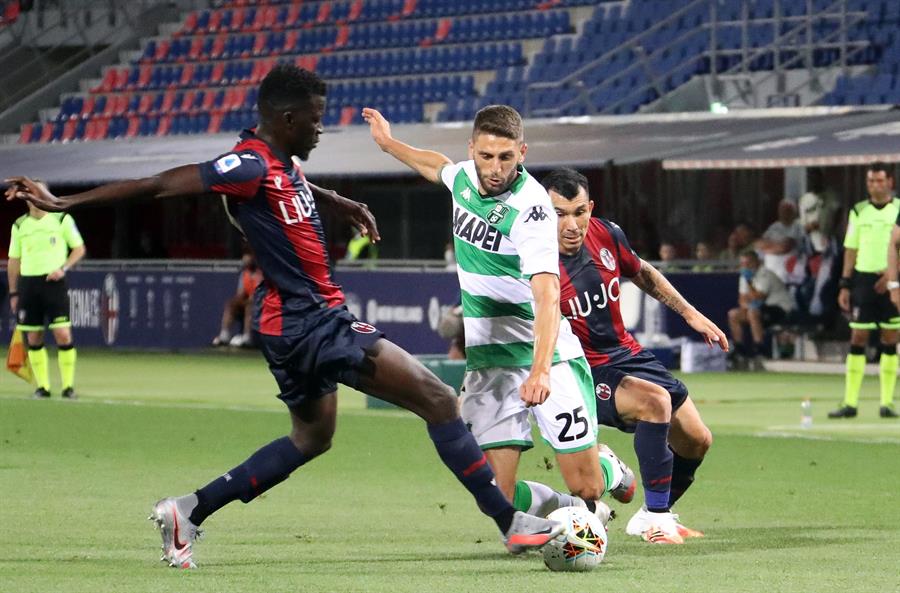 Gary Medel volvió a jugar en amarga caída de Bologna ante Sassuolo