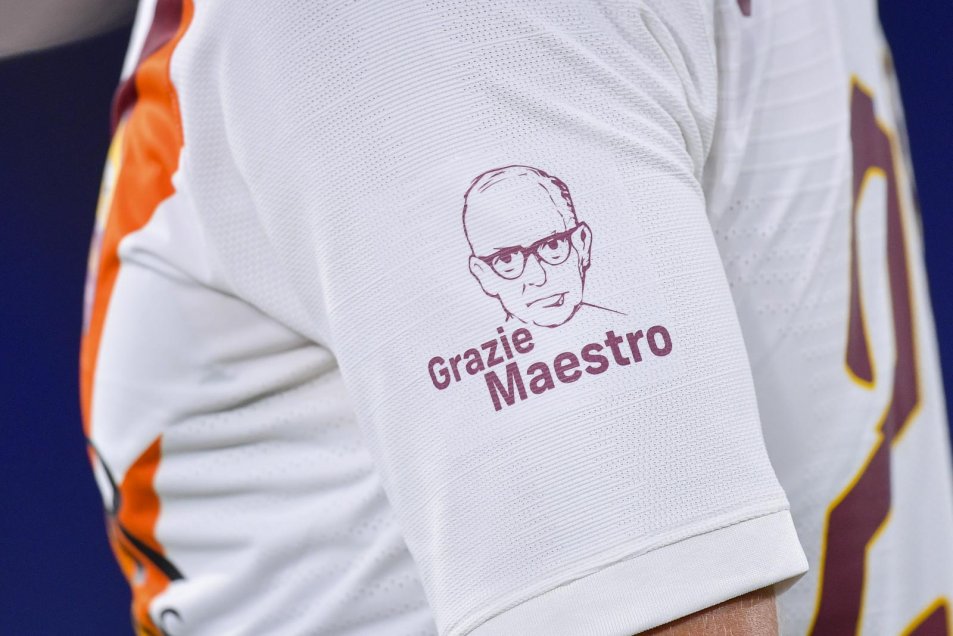 ¡Grazie Maestro! AS Roma homenajeó al fallecido Ennio Morricone en el partido contra Parma
