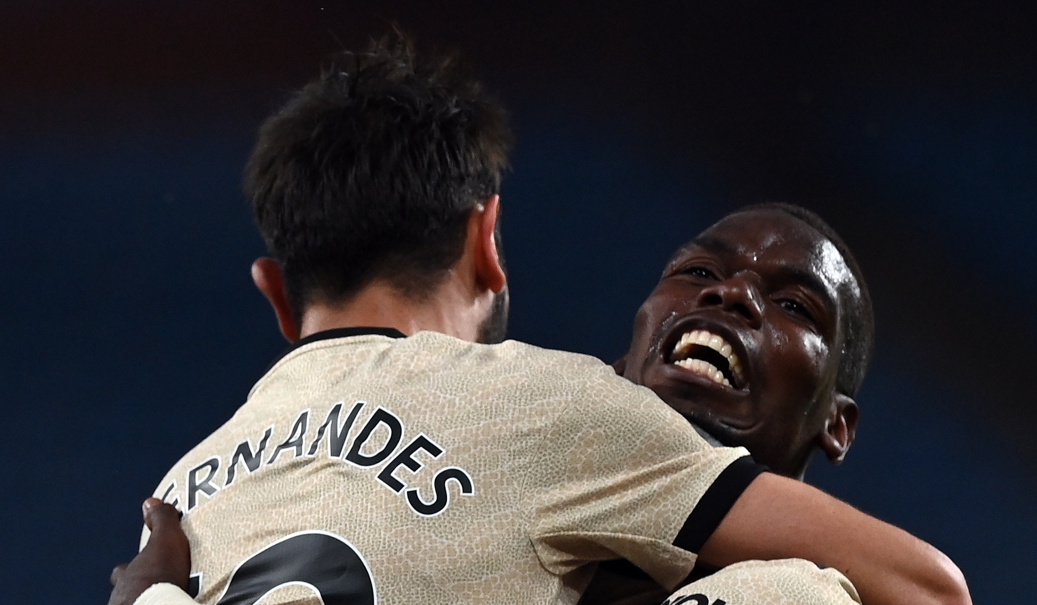 Bruno Fernandes y Paul Pogba comandaron la victoria de Manchester United sobre Aston Villa