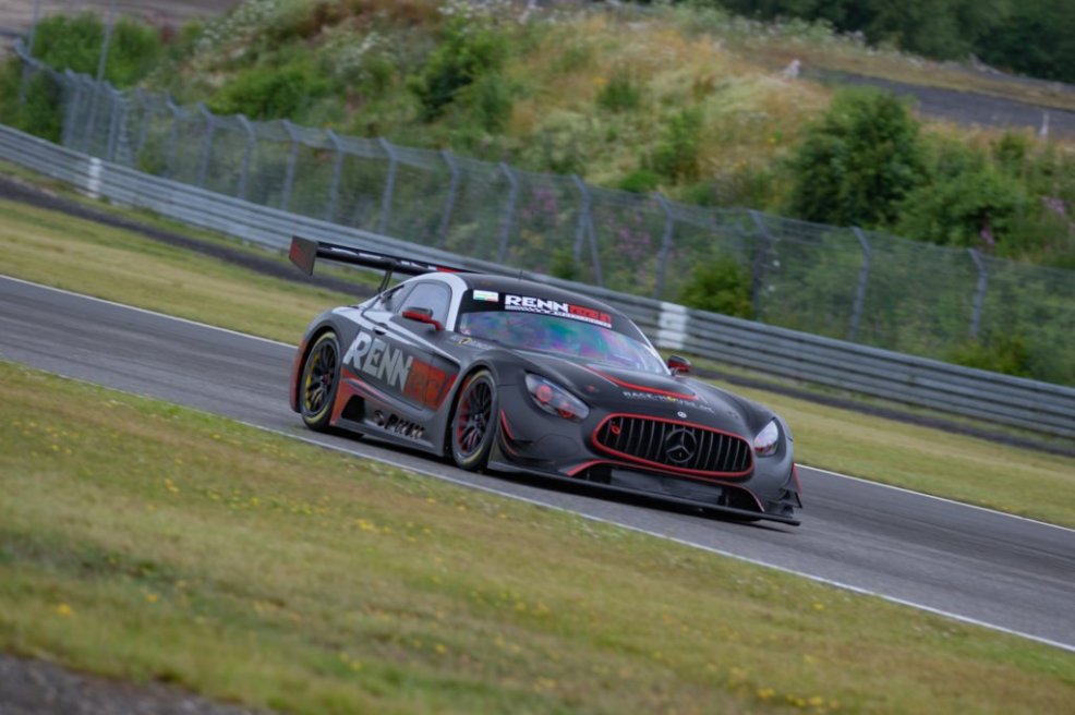 Benjamín Hites sumó kilómetros en el mítico circuito de Nurburgring