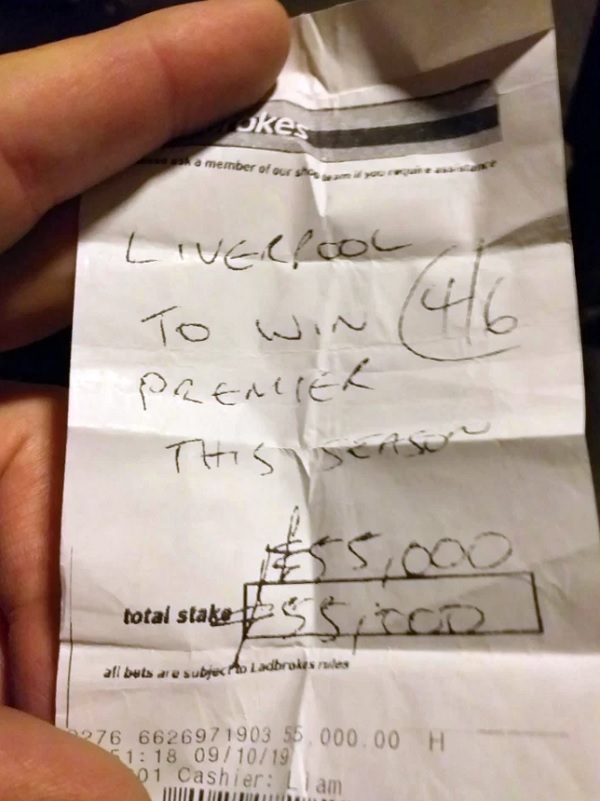 Hincha de Manchester United apostó por Liverpool campeón de la Premier y ganó una fortuna