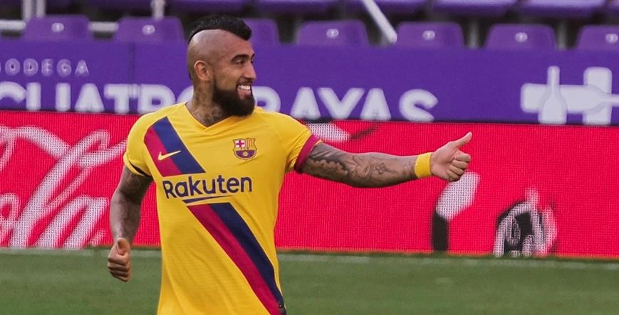 Barcelona sigue vivo en la lucha por el título tras tumbar a Valladolid con golazo de Arturo Vidal