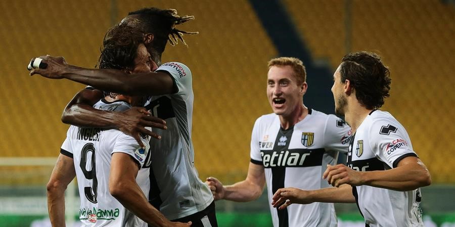 Parma amargó a Bologna de Gary Medel con agónica remontada