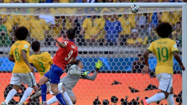 Pinilla y el recordado palo ante Brasil: Si esa pelota entraba, me iba a jugar a Real Madrid