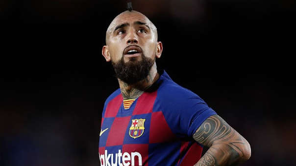 ¿Indicio de su partida? Ausencia de Vidal en presentación de camiseta llamó la atención