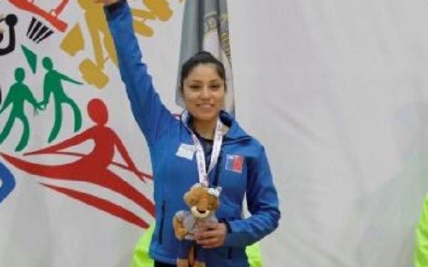 Camila Vilches, gimnasta voluntaria en un Cesfam: El deportista pierde, pero voy a privilegiar esto