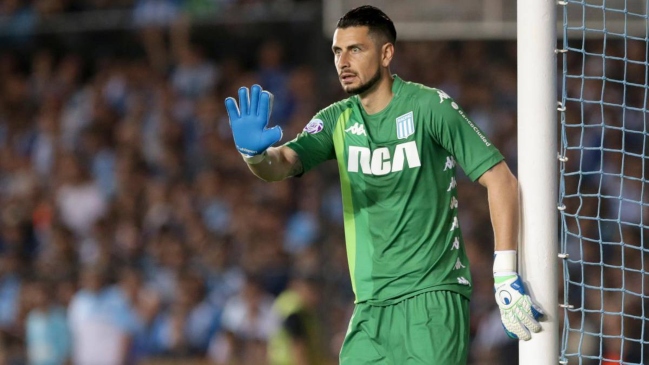 Gabriel Arias busca una mejora de sueldo en Racing de Avellaneda