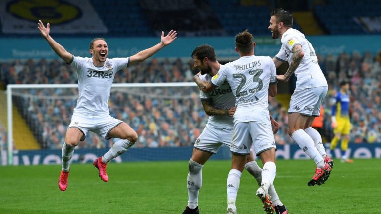 Leeds y Bielsa logran premio doble: Son campeones del Championships
