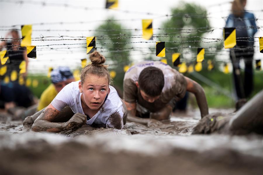 La Brutal Run, la bestial carrera que se realiza en barro y agua en Hungría