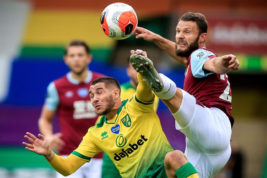 Burnley venció al descendido Norwich y tiene una mínima esperanza de llegar a Europa