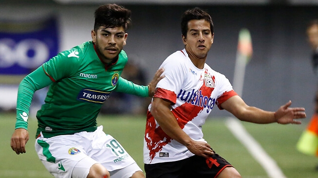 Audax Italiano felicitó a Ricardo Escobar tras presentar su tesis para ser ingeniero comercial