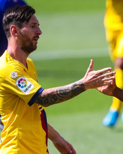 Arturo Vidal volvió a sus orígenes y actuó como central en gran victoria de Barcelona ante Alavés