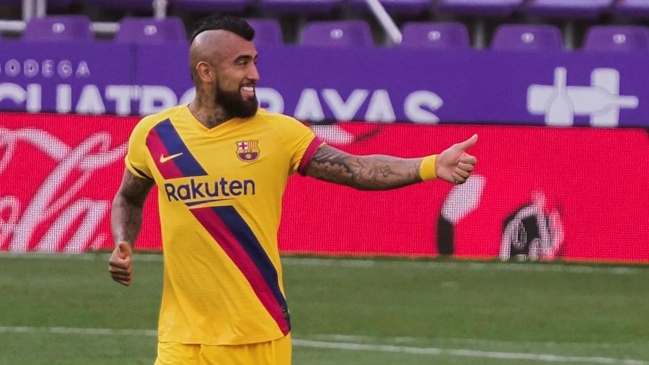 Vidal se ganó elogios de la prensa tras jugar como zaguero central