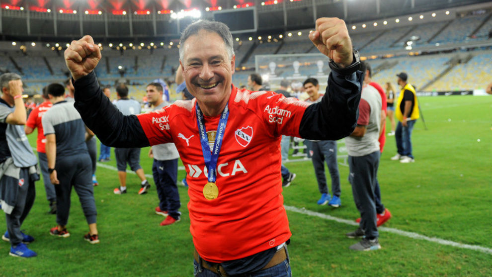 Ex vicepresidente de Independiente: A mí Holan me mandó en cana