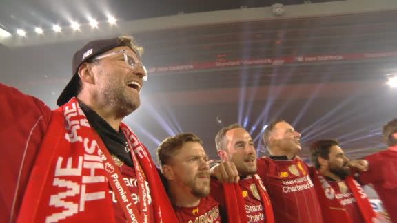 ¡Conmovedor! Klopp y jugadores de Liverpool festejaron cantando “You’ll Never Walk Alone”