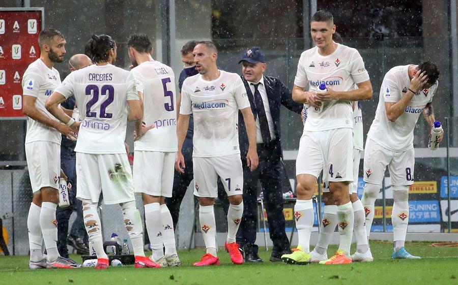 Bajo un diluvio: Alexis Sánchez volvió a ser titular en deslucida igualdad ante Fiorentina