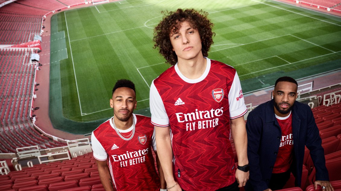 Arsenal FC dio a conocer indumentaria titular para el período 2020-2021