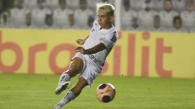 Soteldo se lució con un golazo y salvó a Santos de la derrota ante en el Paulista