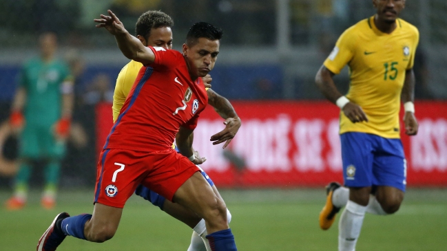 Ministro Paris por Clasificatorias: Hay indicios de que estos partidos se realicen en otro continente