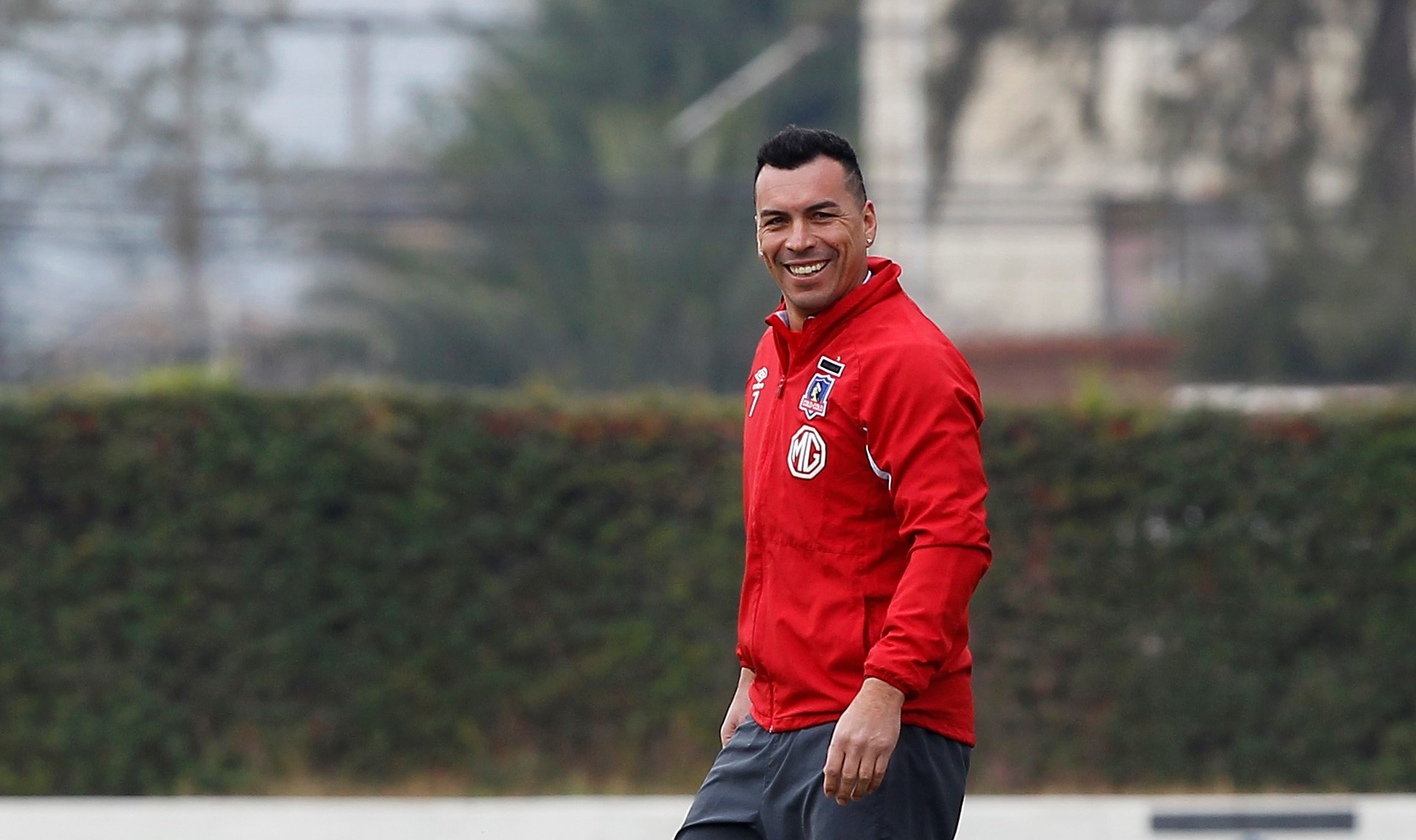 Esteban Paredes describió el estricto protocolo de entrenamientos que existe en Colo Colo