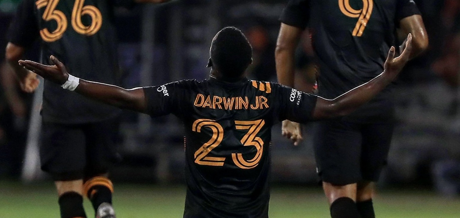 Darwin Quintero marcó un golazo de tiro libre en empate de Houston Dynamo ante Los Angeles Galaxy