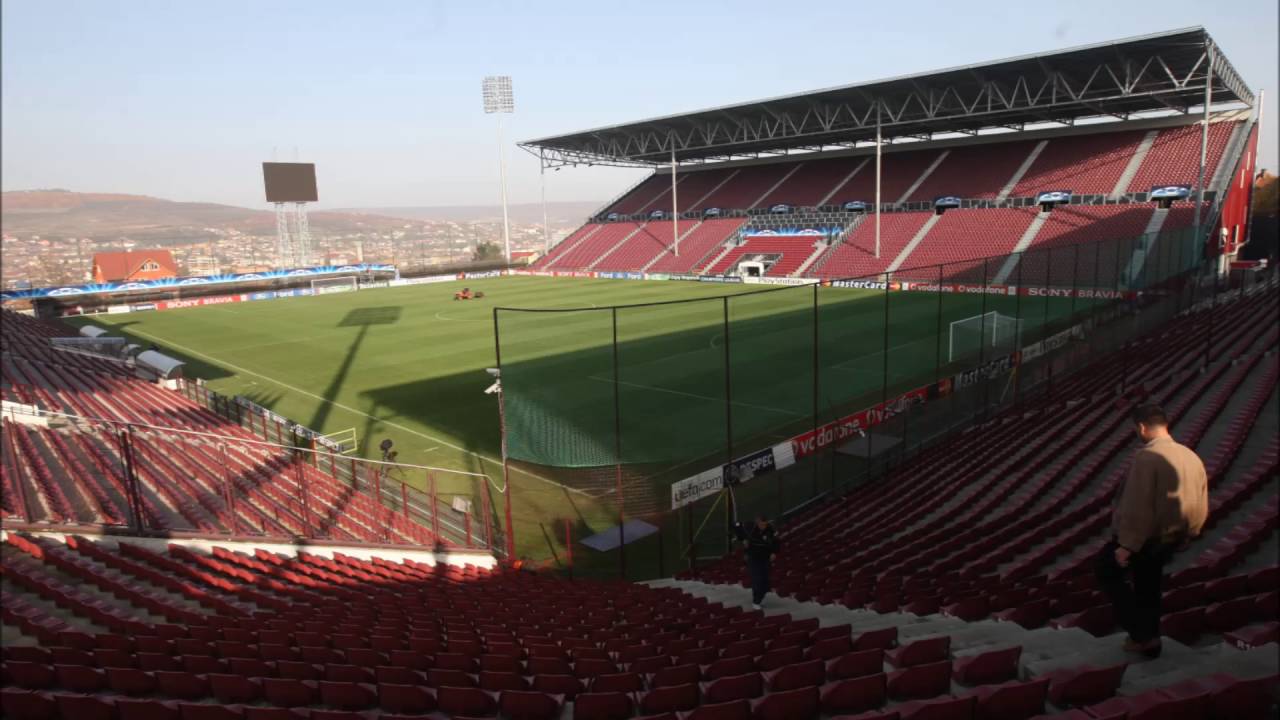 Contagios masivos en dos equipos ponen en riesgo a la liga rumana