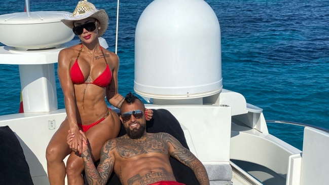 La romántica declaración de Arturo Vidal a Sonia Isaza: “Te amo mamacita”