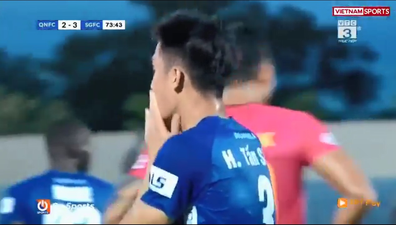 ¡No se puede creer! Jugador de Quang Nam de Vietnam falló un gol en la boca del arco