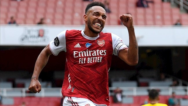 Pierre-Emerick Aubameyang guió a Arsenal y condenó a Watford al descenso en Inglaterra