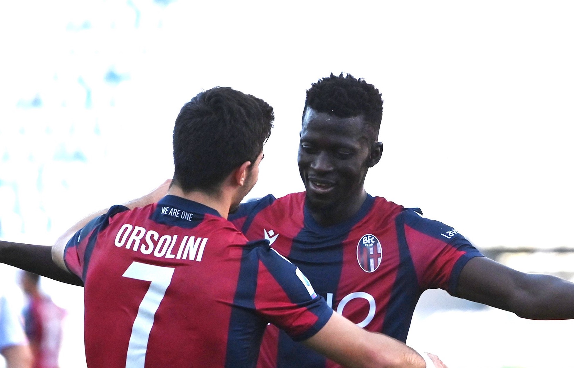 Bologna de Gary Medel ganó en la agonía y dejó a Lecce al borde del descenso