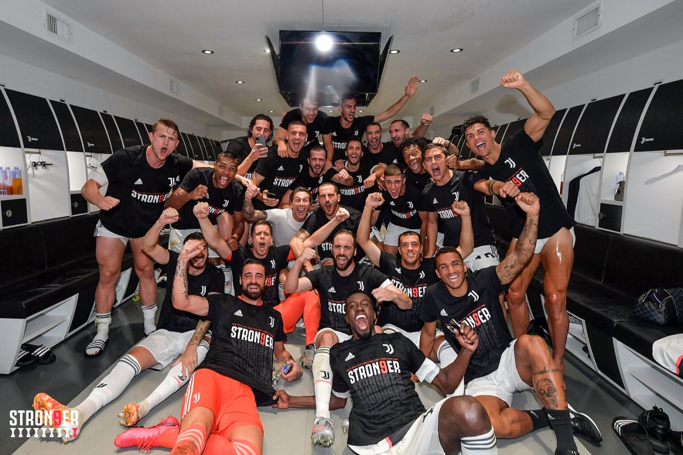 La eufórica celebración del camarín de Juventus tras ganar su noveno Scudetto seguido
