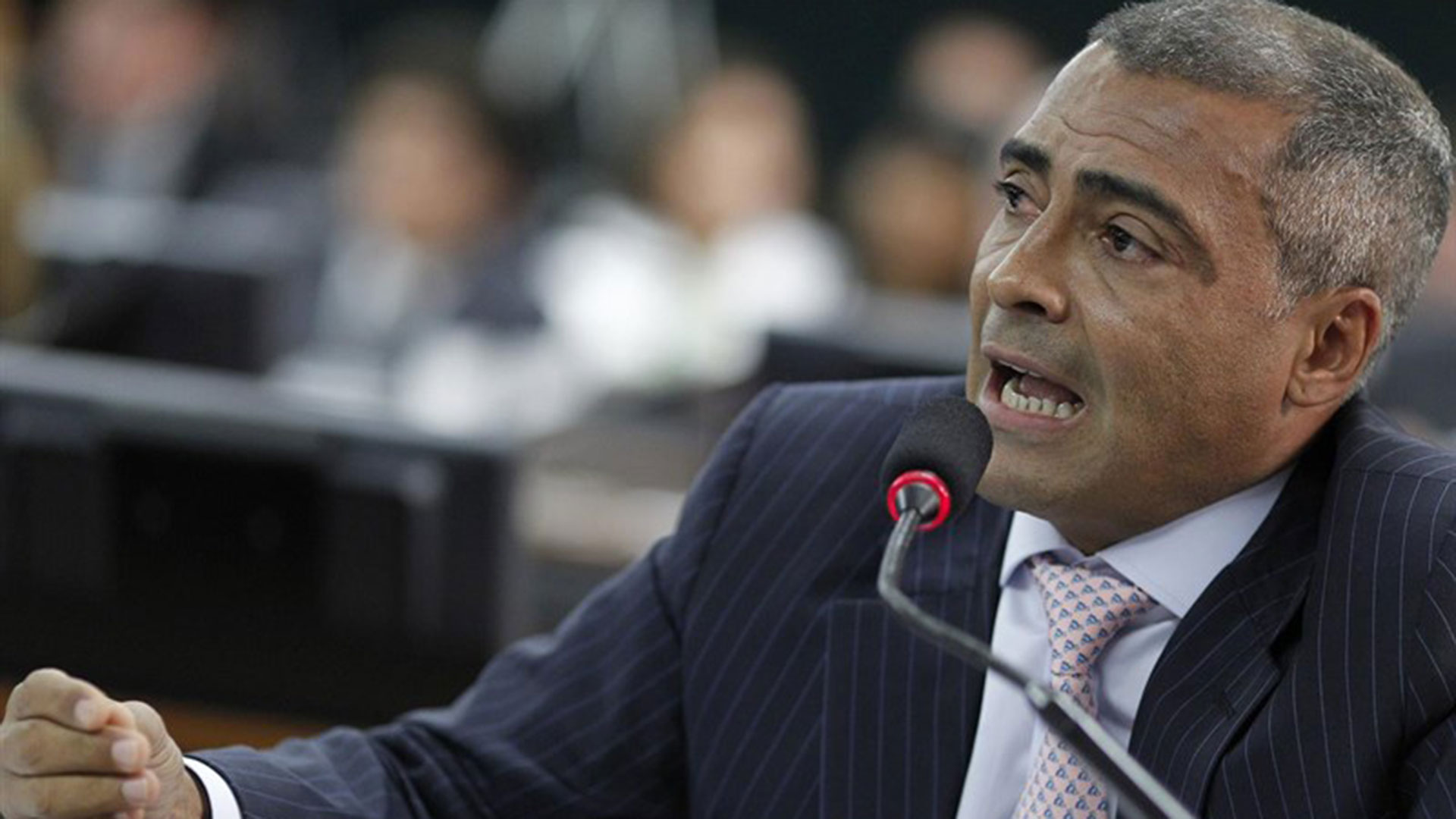 Romario recibió duras críticas por organizar una fiesta en Río de Janeiro