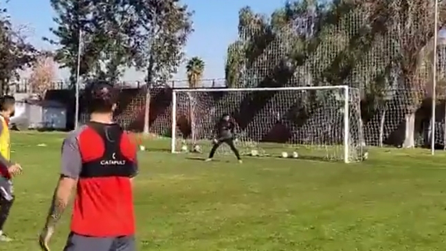 La calidad sigue intacta: Matías Fernández anotó un golazo en la práctica de Colo Colo