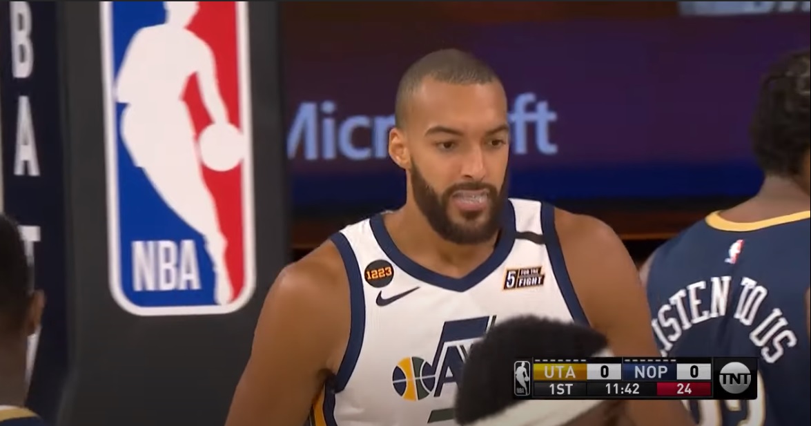 El primer jugador que tuvo Covid-19 en la NBA anotó la primera canasta en el regreso oficial