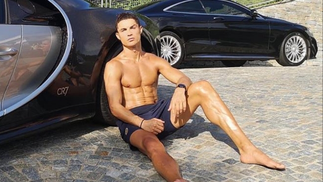 Cristiano mostró su lujoso Bugatti personalizado