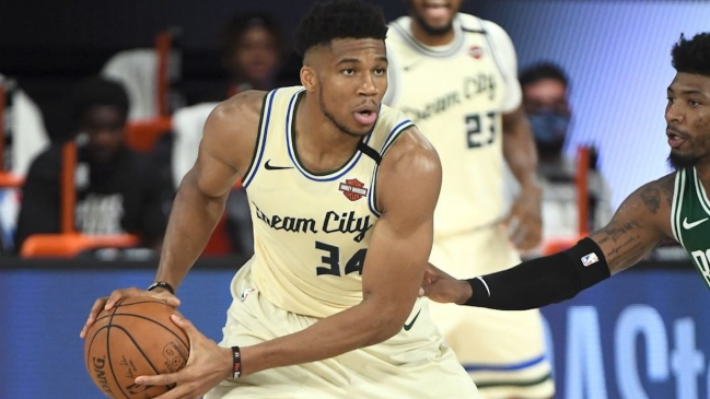 Antetokounmpo comandó frenético triunfo de Milwaukee Bucks ante Boston Celtics en la NBA