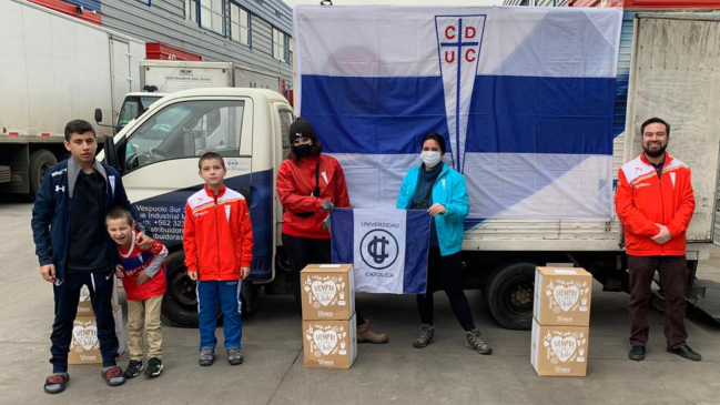 Hinchas y voluntarios de Universidad de Católica repartieron 300 cajas de mercadería en Cerrillos